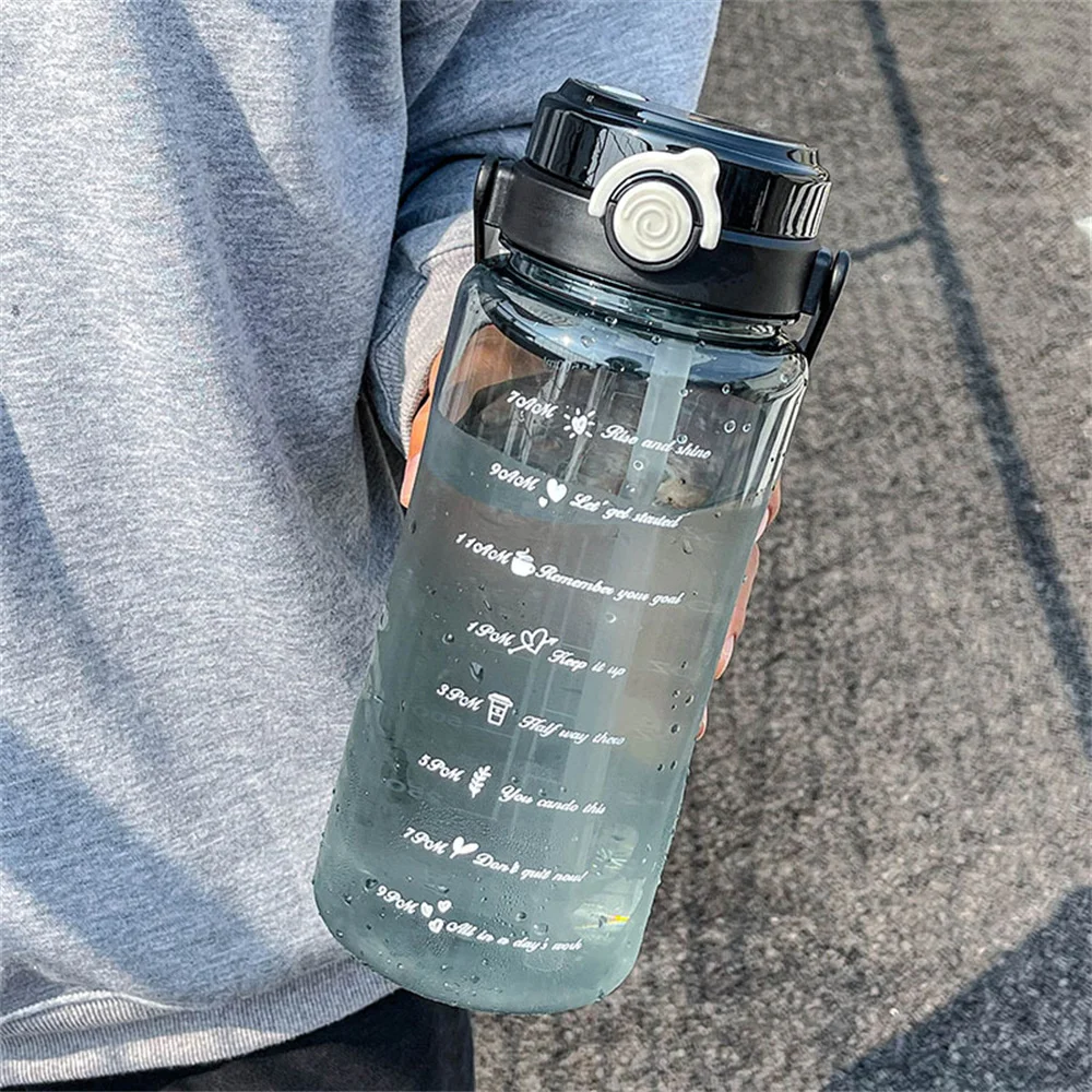 

Прозрачная пластиковая бутылка для воды 1500 мл