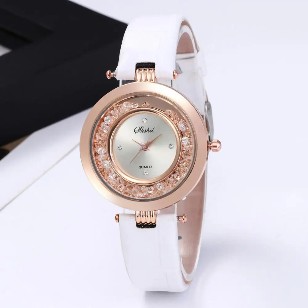 

2021 Luxury Vintage Fashion Woman's Shiny Rhinestones Quicksand Faux Leather Quartz Wrist Female Watch for Dating Gift