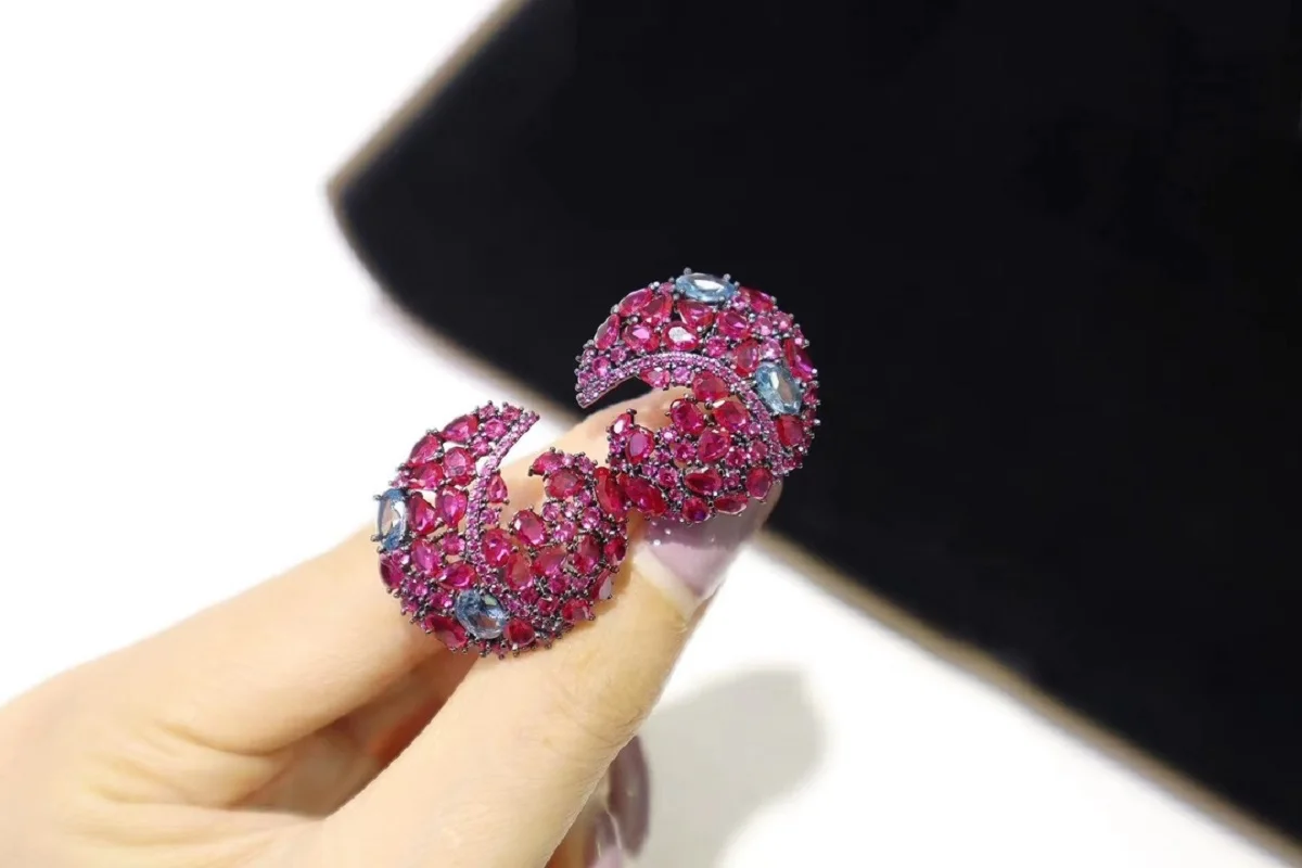 

Женские серьги из серебра 925 пробы, с фианитом