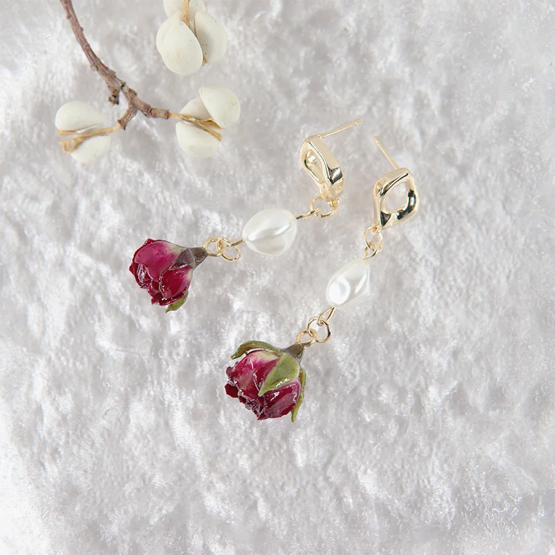 

Retro Style Natural Real Flower Earrings for Women 2022 Trend Dried Rose Design Pearl Dangle Earrings Jewelry Accessories E010