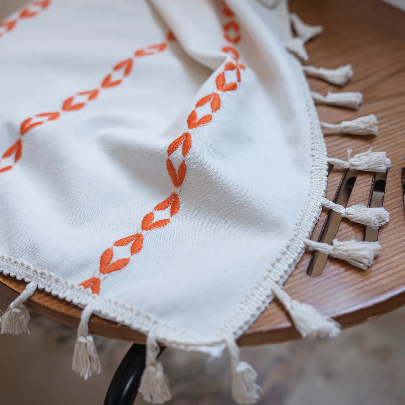 Полузатемняющие шторы декоративные занавески в богемном стиле с оранжевой