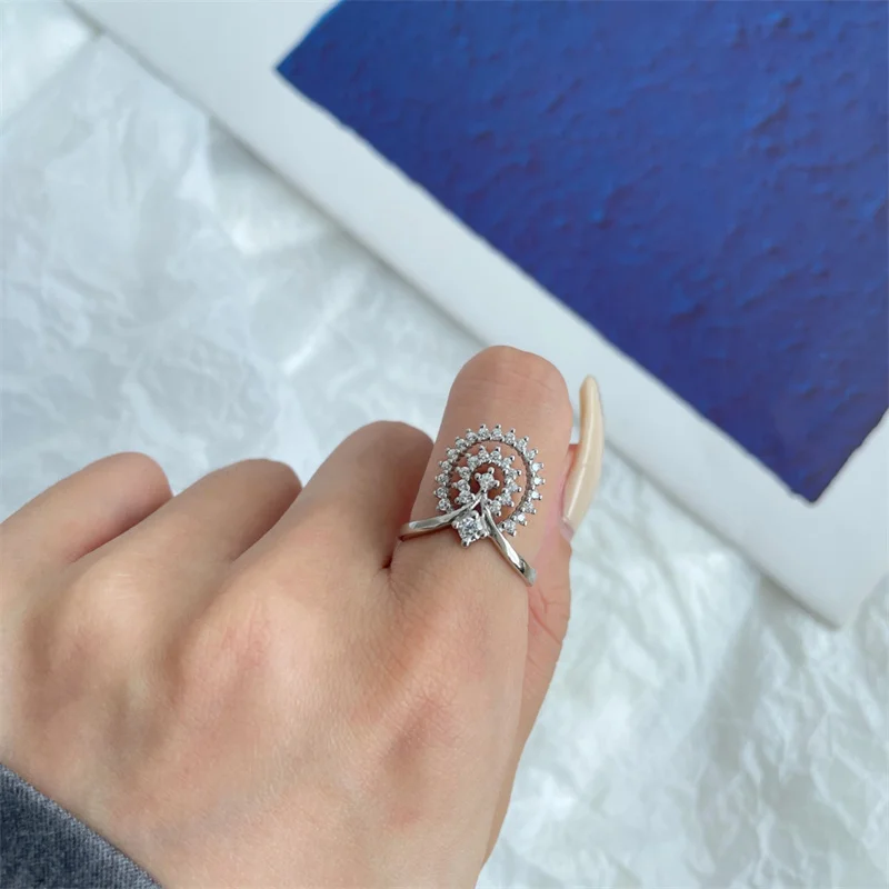 

S925 Silver Classic Personality Hollow Sunflower Ring High End Fashion Women Wedding Ring European Fashion Simple Luxury Jewelry
