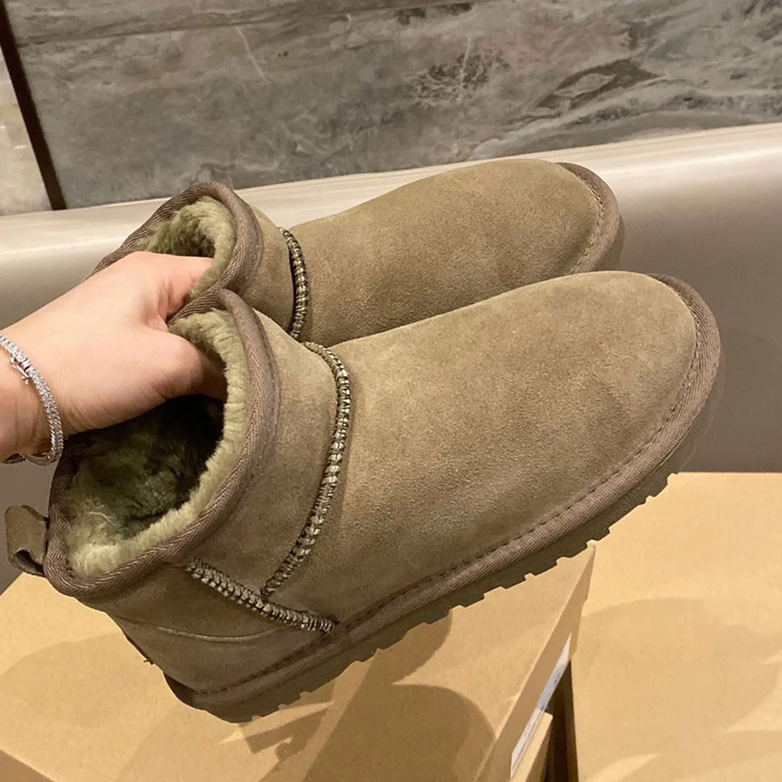 

Bebealy Winter Suede Plush Snow Boots For Women Outdoor Fashion Fluffy Fur Cotton Home Boots Warm Antiskid Furry Soft Fuzzy Shoe