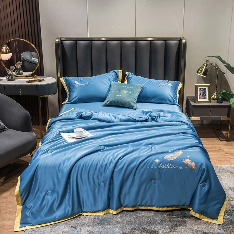 

Quilt Ice Silk Embroidery Light Luxury Wind Cotton Silk Cool Feeling Summer Quilt Breathable Bedroom Air-Conditioning Blanket