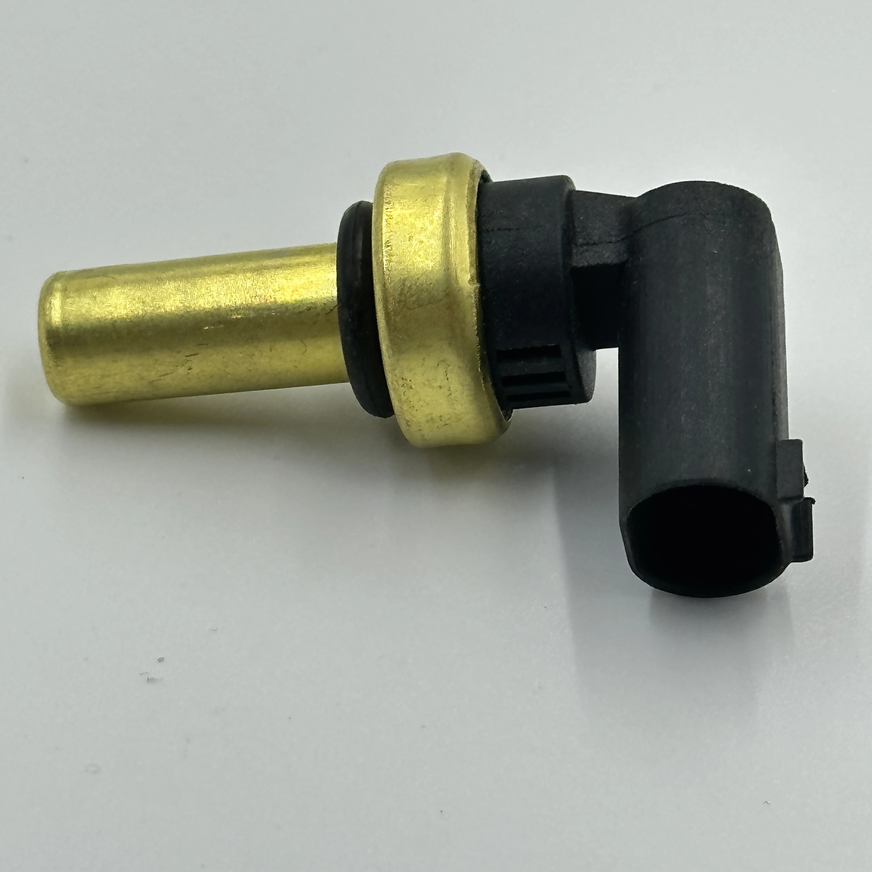 Новый датчик температуры охлаждающей жидкости для Chevrolet Cruze Sonic Astra 55563530 55353807 55591401