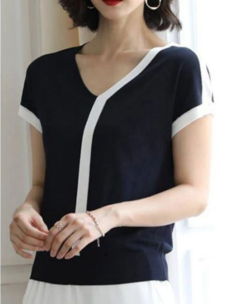 Женская футболка с коротким рукавом и V-образным вырезом