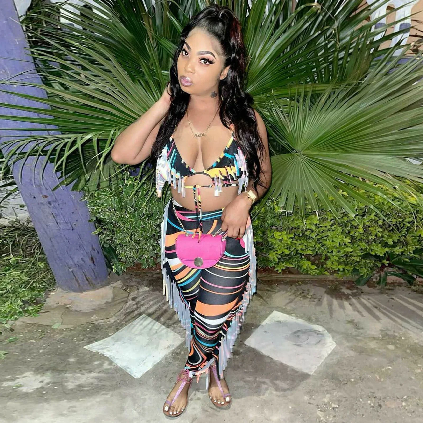 

Комплект из двух предметов: бюстгальтер и леггинсы в разноцветную полоску