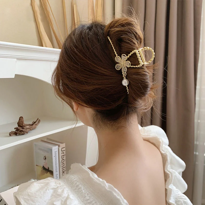 

Metal Fashion Hair Clips Temperament Flower Rhinestone Hair Hairpin Shark Clip Headwear For Women Ponytail Grips Hair Accessorie