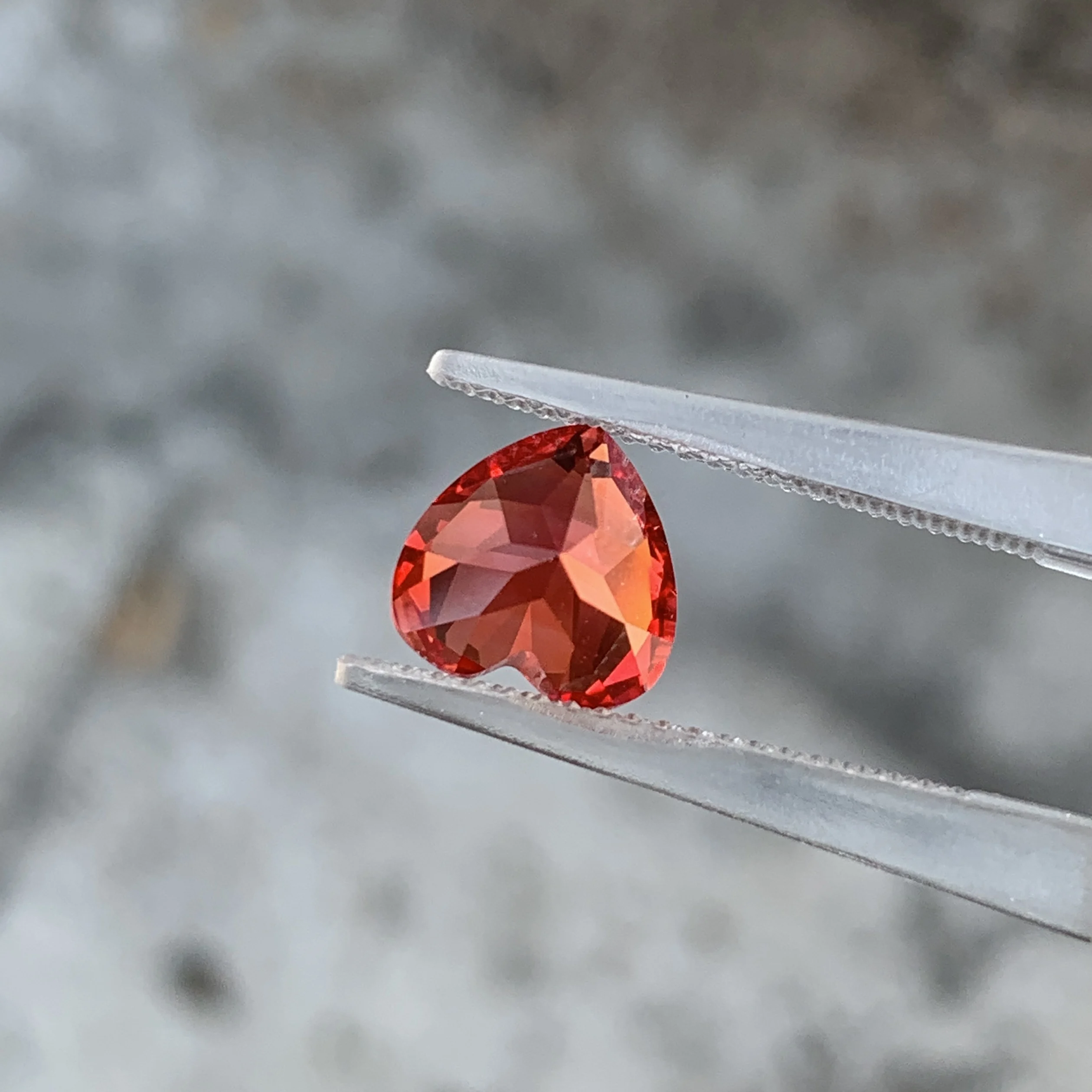 Лабораторно выращенный сапфир Padparadscha цвета Fire Lotus, огранка в форме сердца, качество VVS, свободный камень для изготовления обручальных колец и ювелирных изделий. (art.: 3920dc5701127) - 3920dc5701127