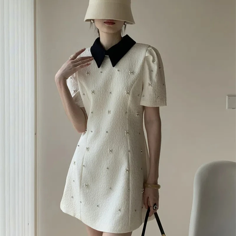 Женское платье-поло с вышивкой однотонное приталенное Повседневное платье