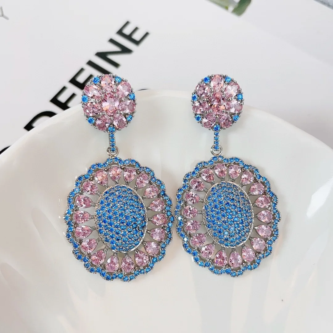 

Fashionable and Luxurious Colored Zircon Inlaid Flower Earrings