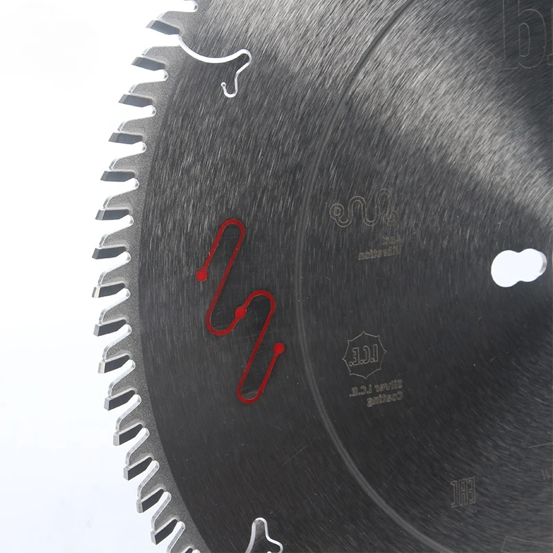 Модель Freud LU3D 0600 карбидная пила для резки древесины МДФ