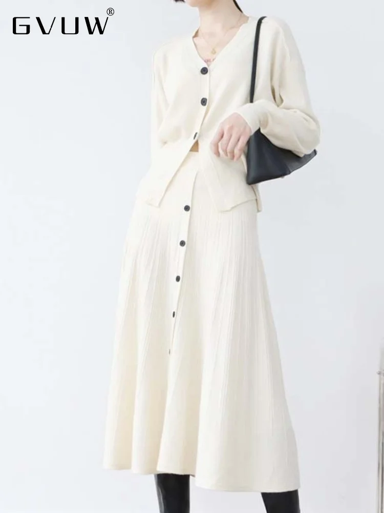 

GVUW Knitted Sweater 2 Piece Set For Women Buttons V-neck Long Sleeve Top With Loose Casual Skirt Female 2023 Autumn New 17G1765