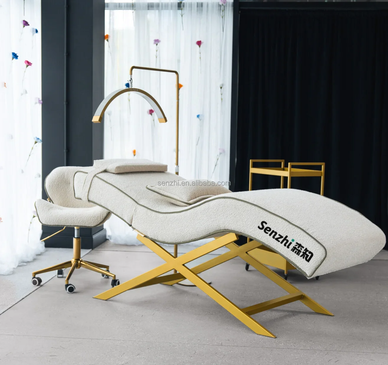 Современная роскошная кровать для ресниц с золотым основанием изогнутая детская