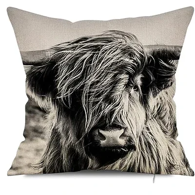 

Льняная наволочка с изображением коровы Хайленд 40x40 см
