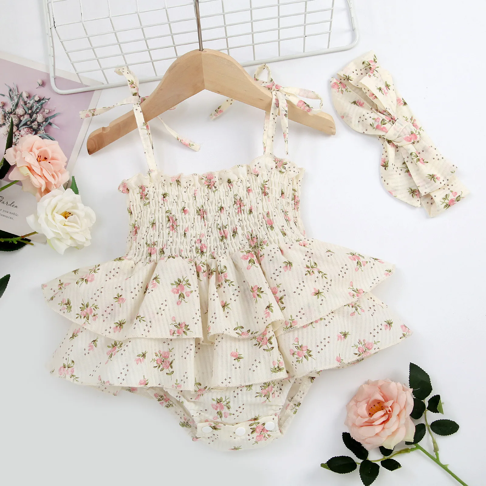 

Infant Baby Girl Bodysuits Summer Jumpsuit Set Floral Elasticated Bust Sleeveless Strap Ruffled Romper With Bow Headband Outfits