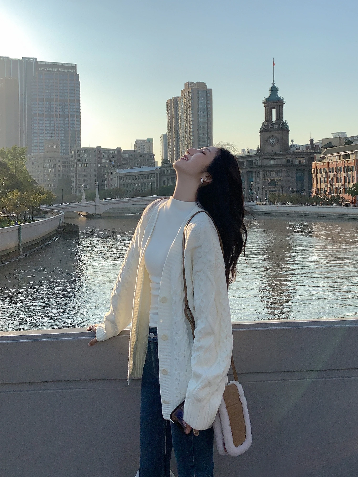 Mulvan Retro V-neck Twist Sweater Cardigan Outerwear Women 2023 Autumn and Winter Idle Sle Temperament Knit Top