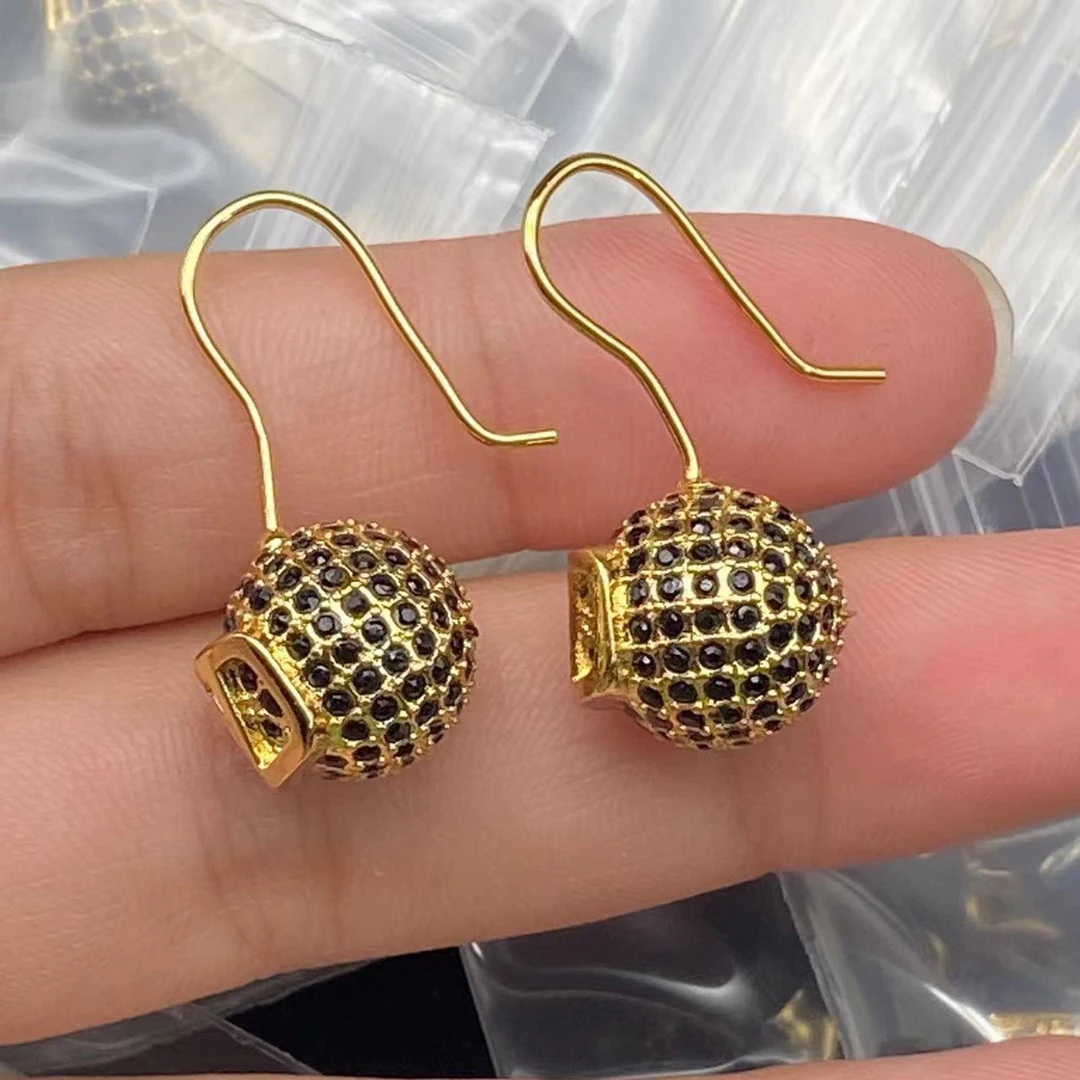 

2023 new in hoop earrings for women luxury designer exaggerated Ear Studs fashion jewelry for women dating gifts Free shipping