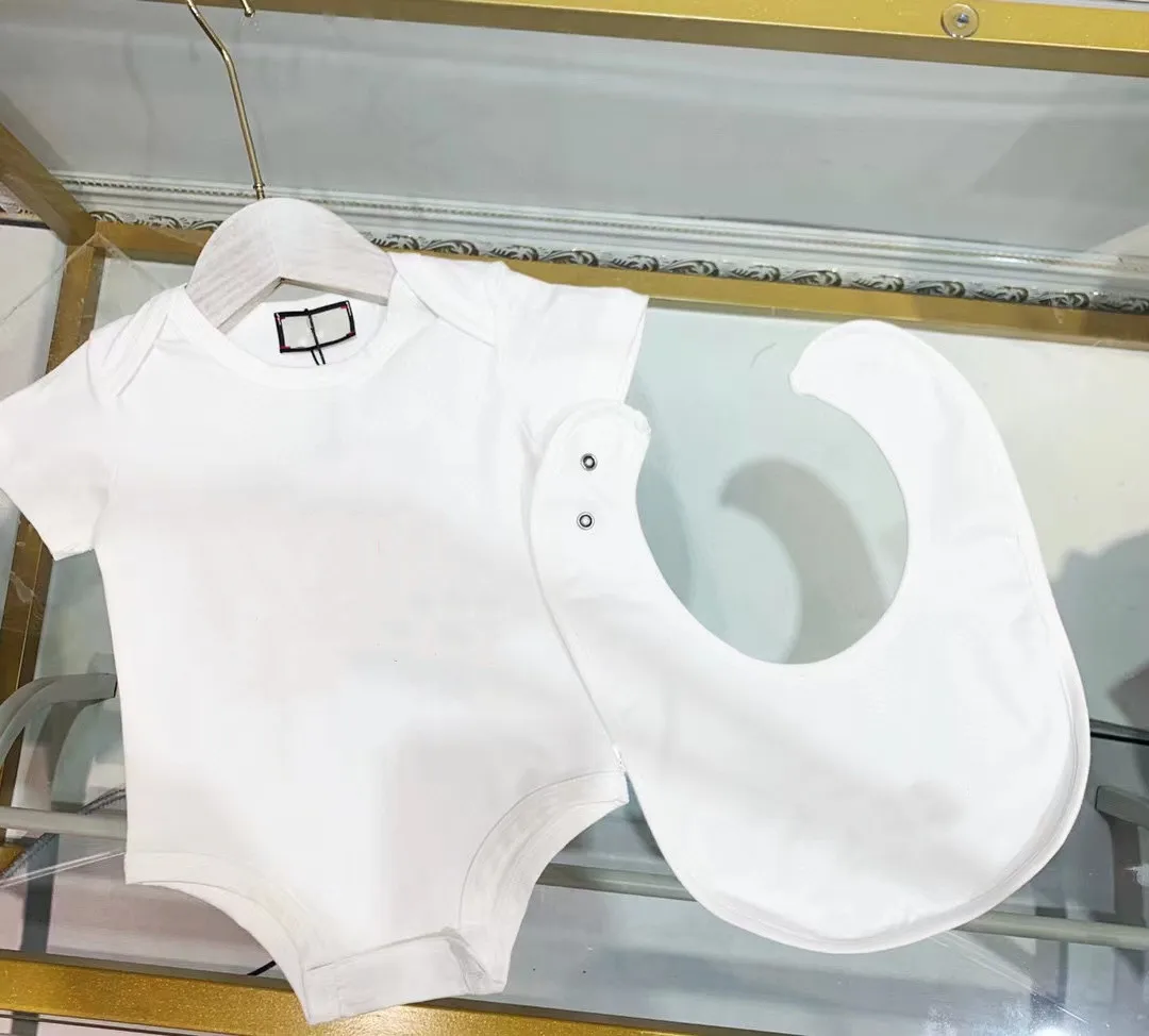

2022 Summer high-quality fashion brand cotton printed letter short sleeve Jumpsuit + saliva towel two-piece infant suit