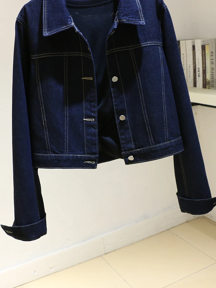 Женская джинсовая куртка темно-синяя короткая из денима в стиле ретро осень 2024