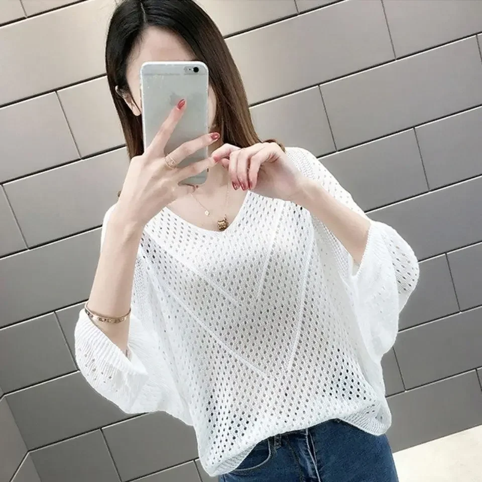 

Han Edition Thin Section V-neck Bat Sleeve T-Shirt T Female Blouse Loose Big Yards Short Summer Hollow-out Sweater Two Sets