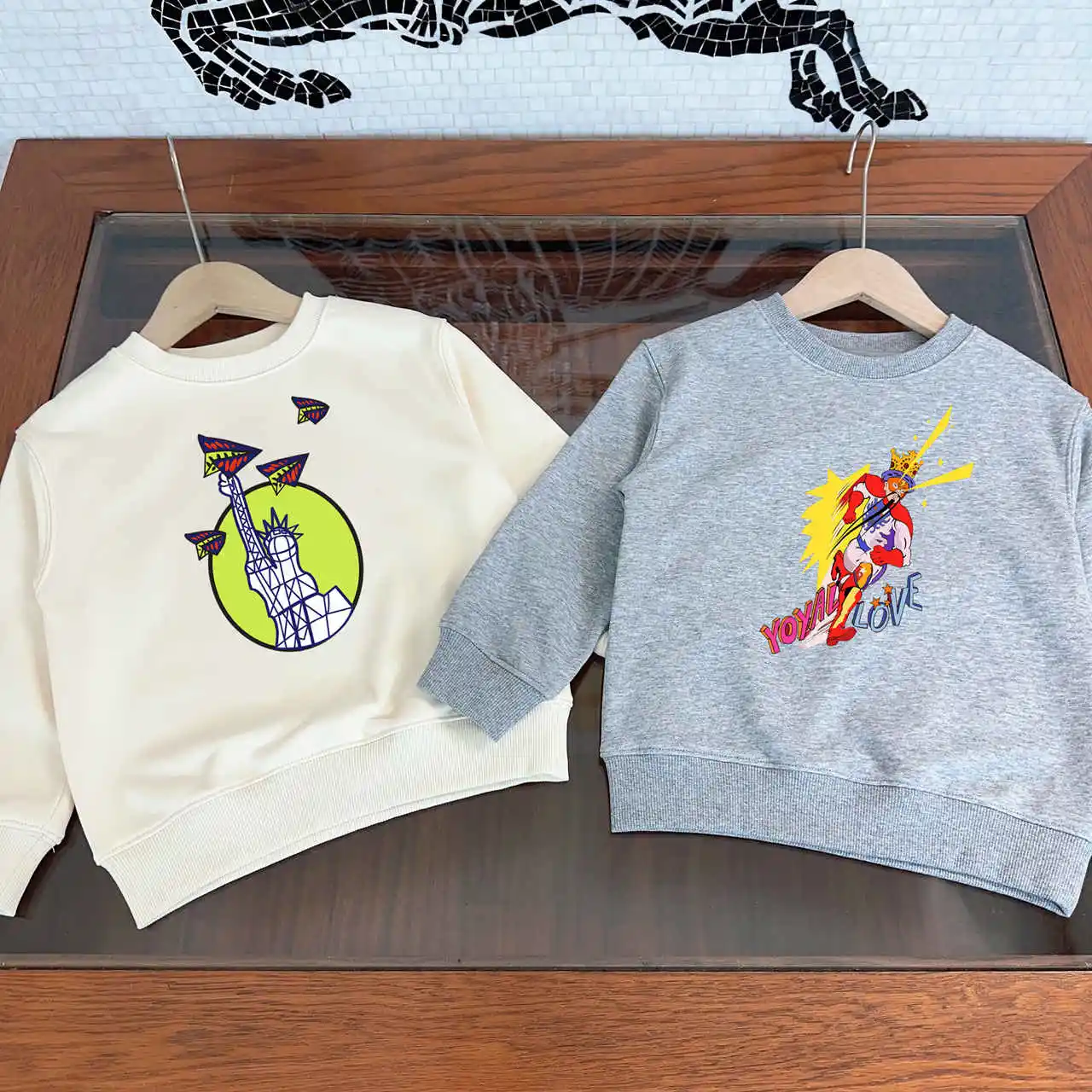 

Роскошная Одежда для мальчиков 2023, модная осенне-зимняя одежда, повседневный спортивный костюм, топы, модные детские худи с мультяшным принтом для мальчиков, пуловер