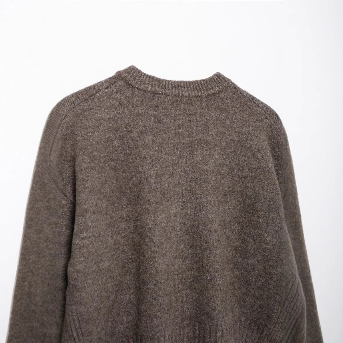 Модная вязаная куртка женская с круглым вырезом однобортная из мягкой