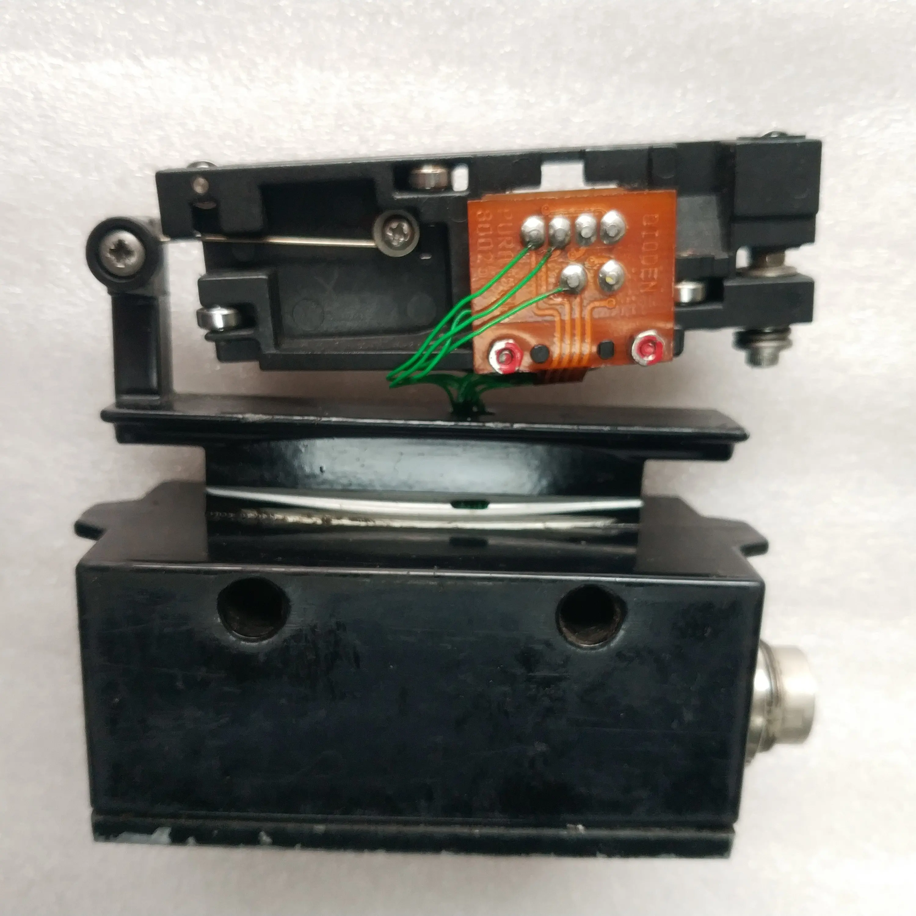 Рисунок 4 - Гильотинный Резак EMC 022 487 переключатель