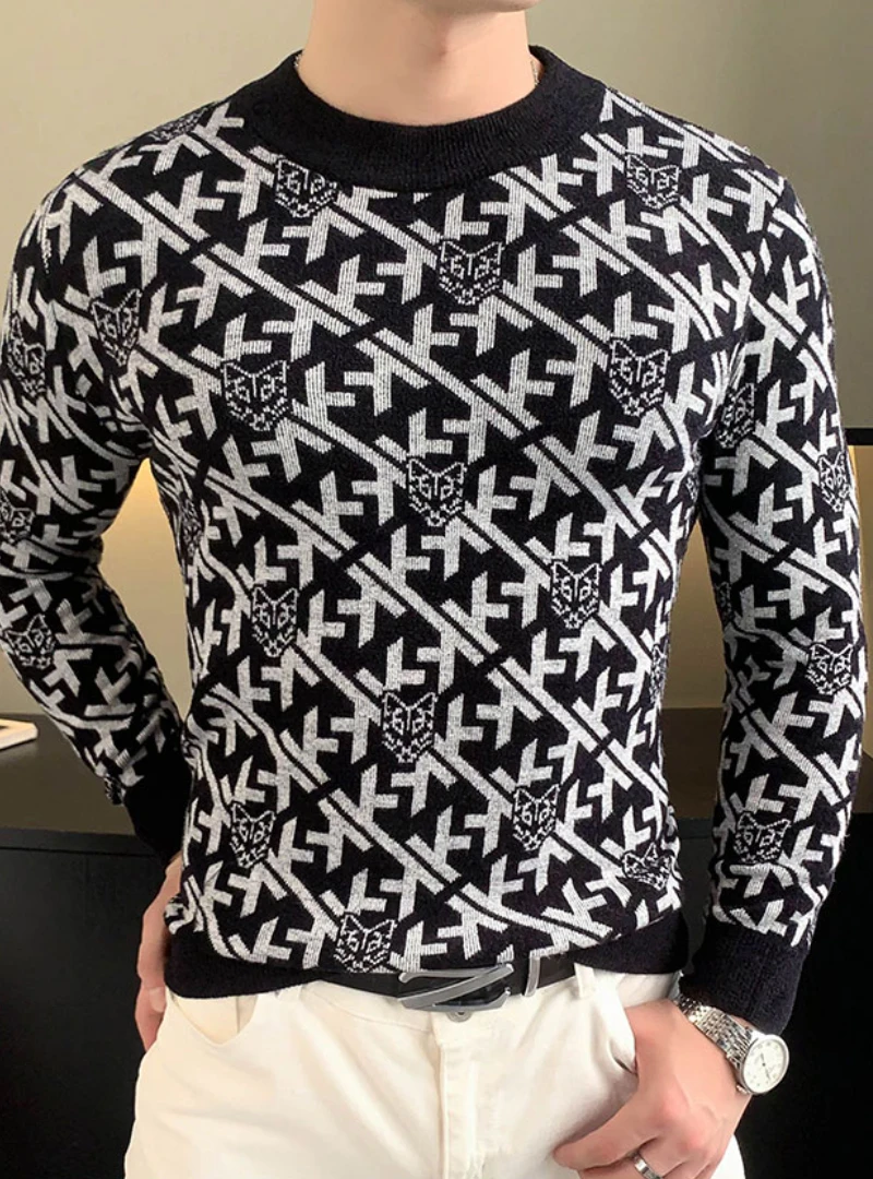 Свитер вязаный бархатный с круглым вырезом и длинными рукавами