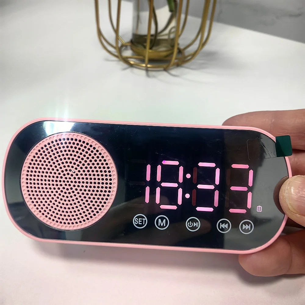 

Беспроводные часы NieNie с FM-радио