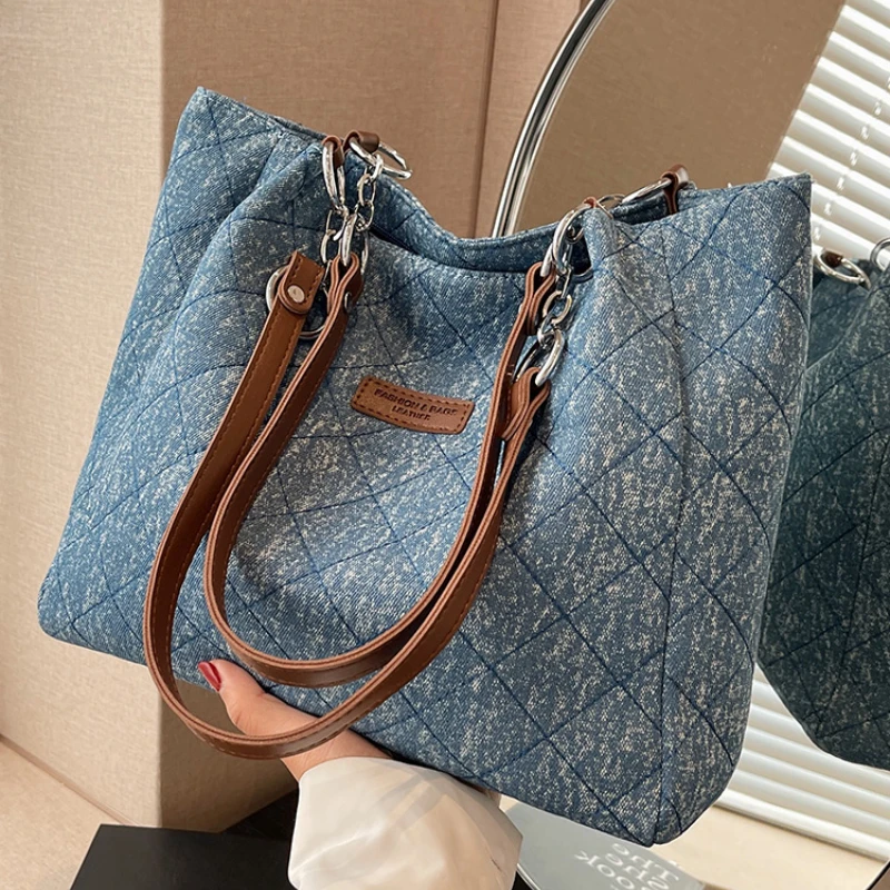 

2023 New Advanced Texture Bag Women's Large Capacity Autumn and Winter Canvas Tote Bag Texture Small Design One Shoulder Commute