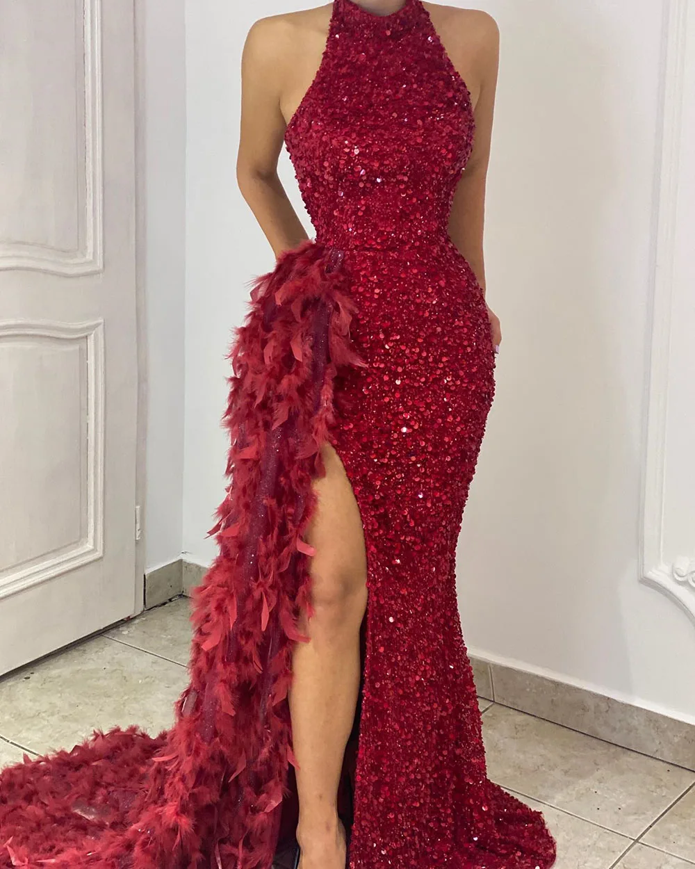 

Sparkly Sequin Red Mermaid Long Luxury Evening Dresses 2023 Arabic Dubai Formal Gowns Sexy High Slit Feathers Robe de soirée
