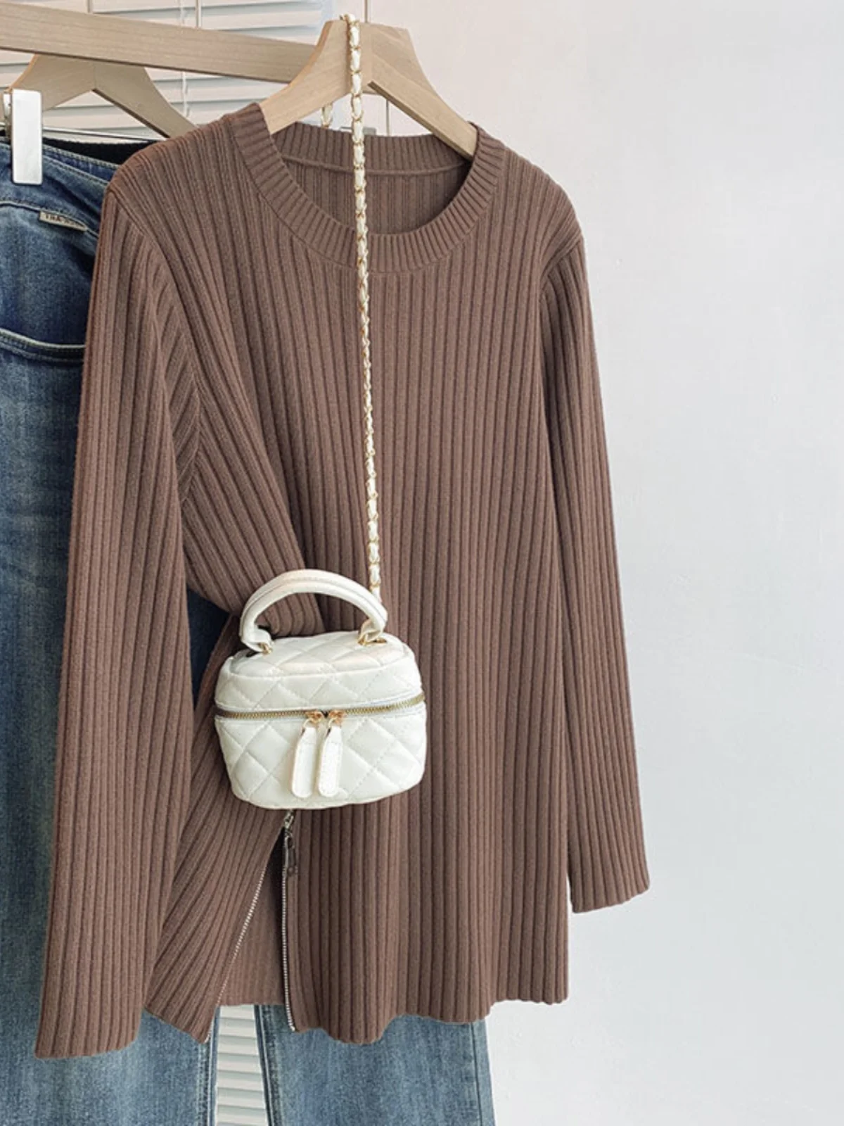 Maillard свитер с круглым вырезом и разрезом на молнии плечах вязаный женский