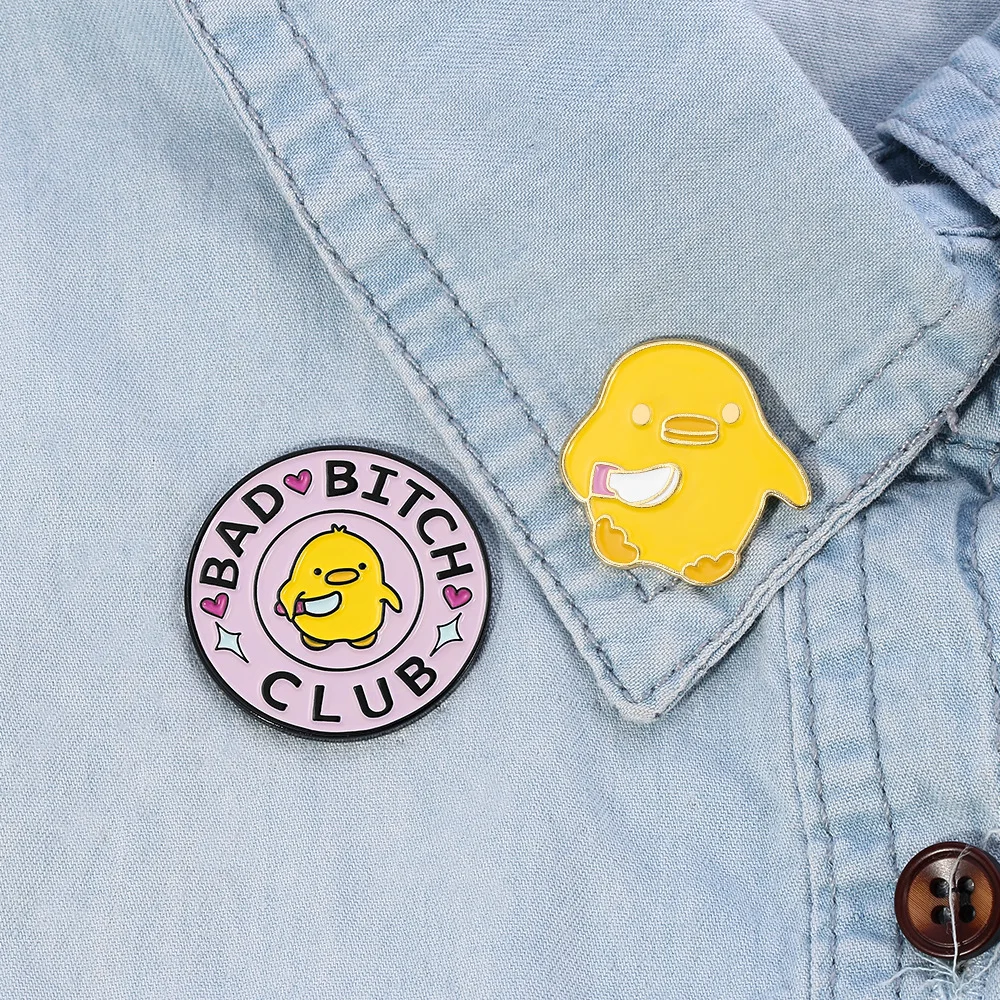 

Fashion Popular LittleYellow Duck Brooch Badge Creative with Knife Duck Cartoon Cute Jewelry Student Backpack Pin Gift Wholesale