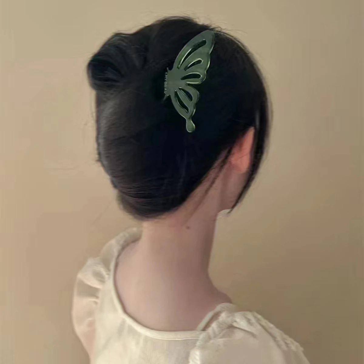 Рисунок 6 - Шпилька для волос в форме бабочки