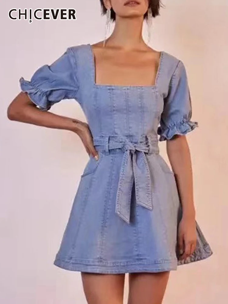 

Мини-платье женское джинсовое с квадратным вырезом и коротким рукавом