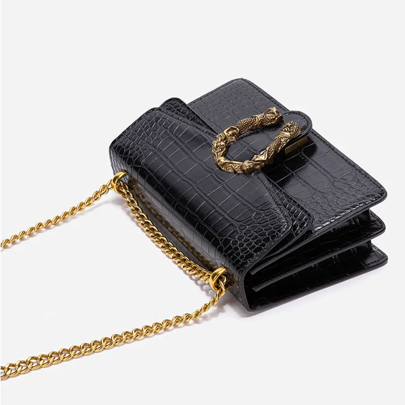 Женская сумка через плечо с квадратной цепочкой и крокодиловым узором глянцевая