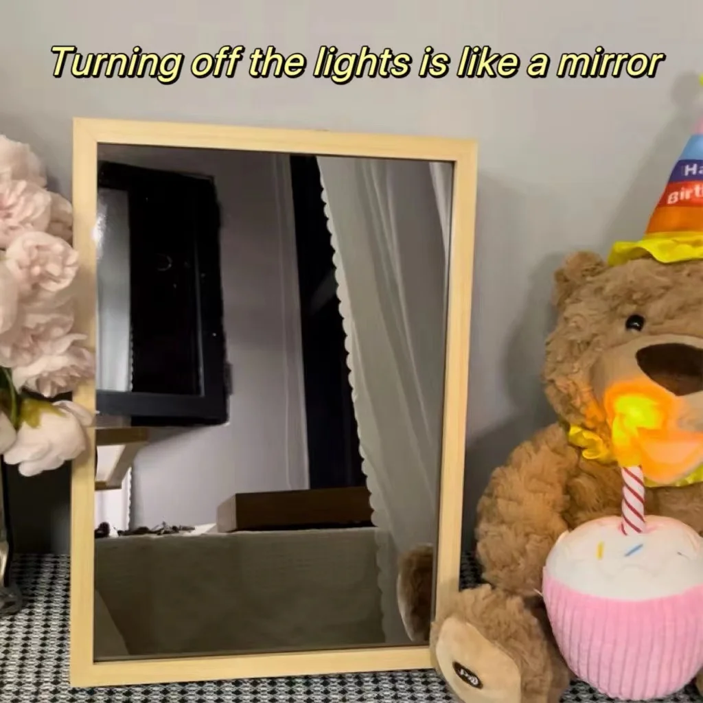 Светодиодный светильник в виде зеркала