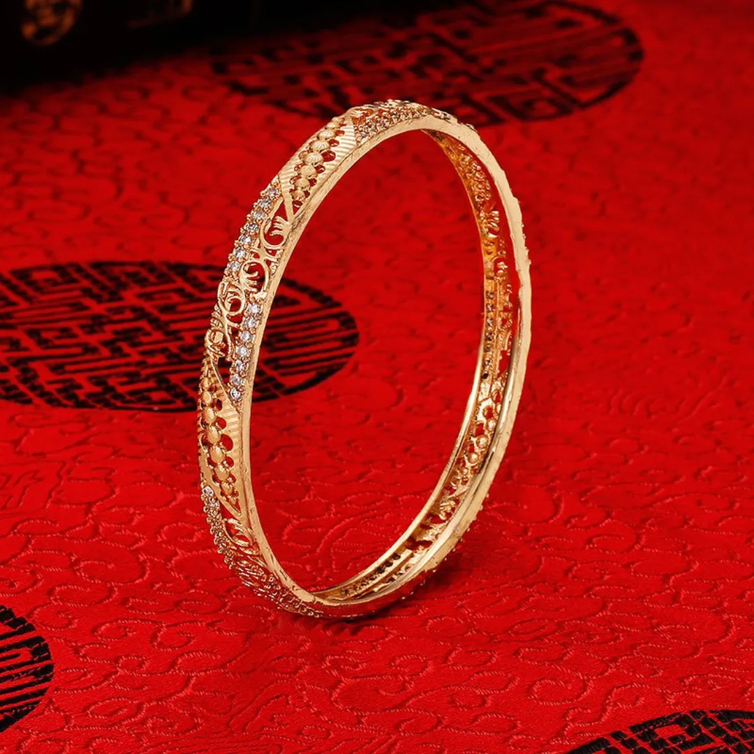 

Vintage Fashion Brass Plated Hollow Closed Solid Bracelet Celebrating Wedding Exquisite Jewelry Gift