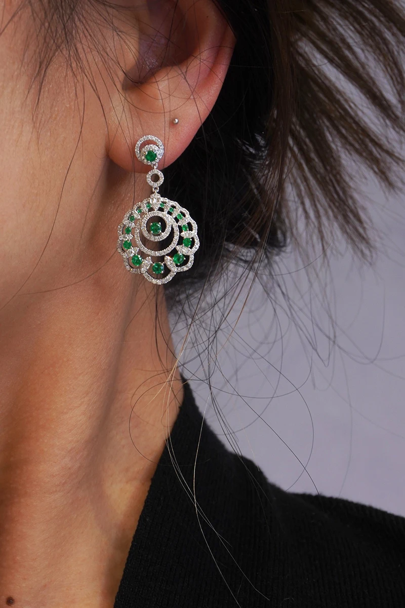 Рисунок 5 - Серьги LUOWEND из белого золота 18 карат