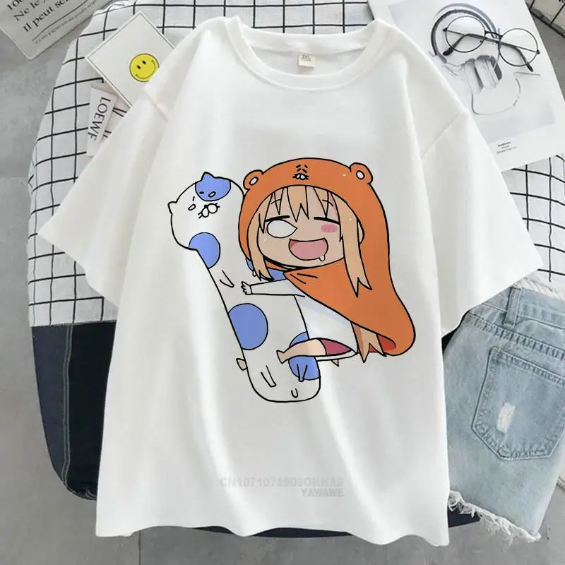 Kawaii Himouto! Π€ΡΡΠ±ΠΎΠ»ΠΊΠ° ΠΆΠ΅Π½ΡΠΊΠ°Ρ Ρ Π³ΡΠ°ΡΠΈΡΠ΅ΡΠΊΠΈΠΌ ΠΏΡΠΈΠ½ΡΠΎΠΌ Π£ΠΌΠ°ΡΡ-Π§Π°Π½, ΠΌΠΎΠ΄Π½ΡΠΉ ΡΠΎΠΏ Π² ΡΡΠΈΠ»Π΅ Π₯Π°ΡΠ°Π΄Π·ΡΠΊΡ, ΠΠΎΠ²ΡΠ΅Π΄Π½Π΅Π²Π½Π°Ρ ΡΡΠ±Π°ΡΠΊΠ°, Π±Π΅Π»ΡΠΉ ΡΠ²Π΅Ρ, Π½Π° Π»Π΅ΡΠΎ Kawaii Himouto! Π€ΡΡΠ±ΠΎΠ»ΠΊΠ° ΠΆΠ΅Π½ΡΠΊΠ°Ρ Ρ Π³ΡΠ°ΡΠΈΡΠ΅ΡΠΊΠΈΠΌ ΠΏΡΠΈΠ½ΡΠΎΠΌ Π£ΠΌΠ°ΡΡ-Π§Π°Π½, ΠΌΠΎΠ΄Π½ΡΠΉ ΡΠΎΠΏ Π² ΡΡΠΈΠ»Π΅ Π₯Π°ΡΠ°Π΄Π·ΡΠΊΡ, ΠΠΎΠ²ΡΠ΅Π΄Π½Π΅Π²Π½Π°Ρ ΡΡΠ±Π°ΡΠΊΠ°, Π±Π΅Π»ΡΠΉ ΡΠ²Π΅Ρ, Π½Π° Π»Π΅ΡΠΎ