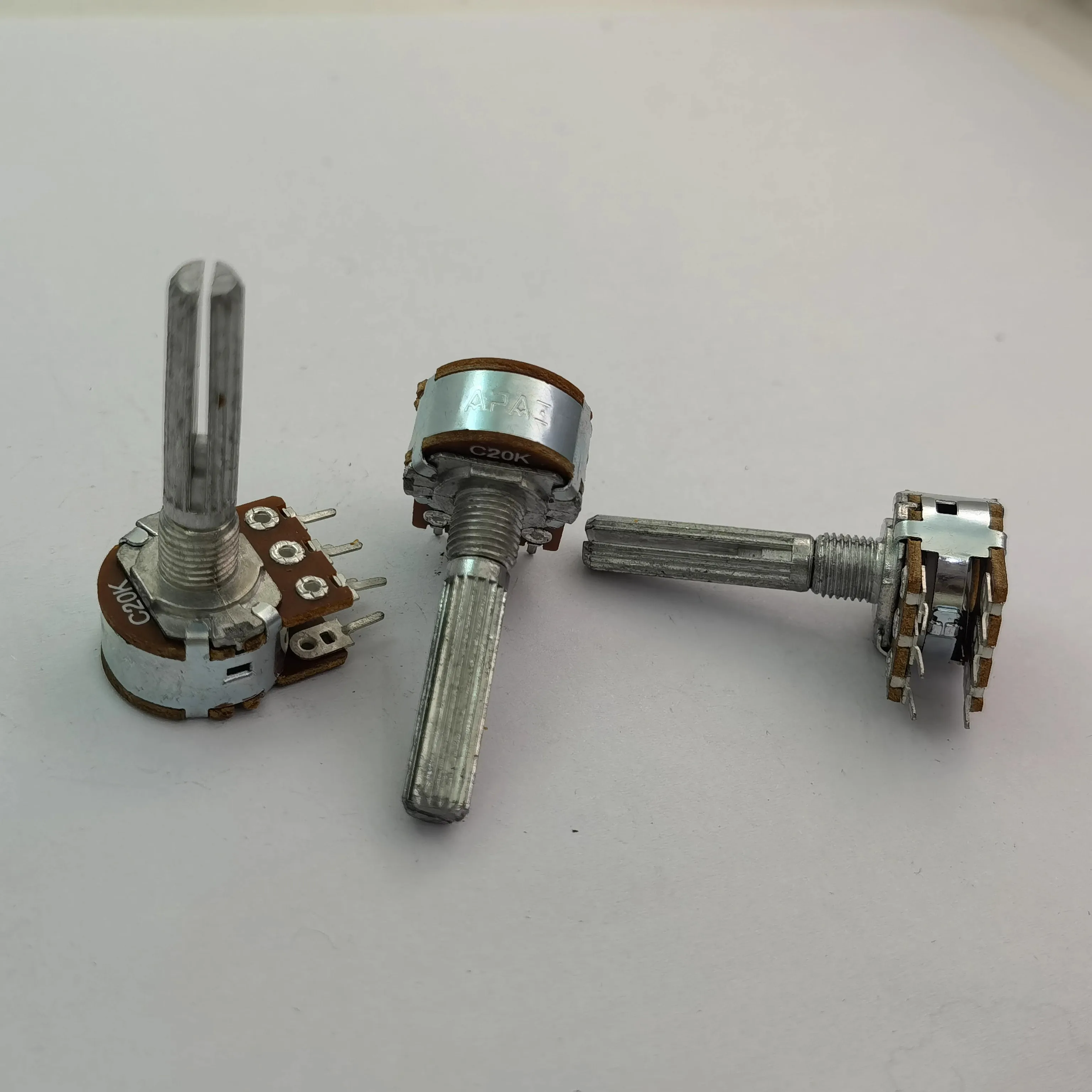 2 шт. APAI 148 двойной потенциометр C20K длина ручки 30 мм цветок