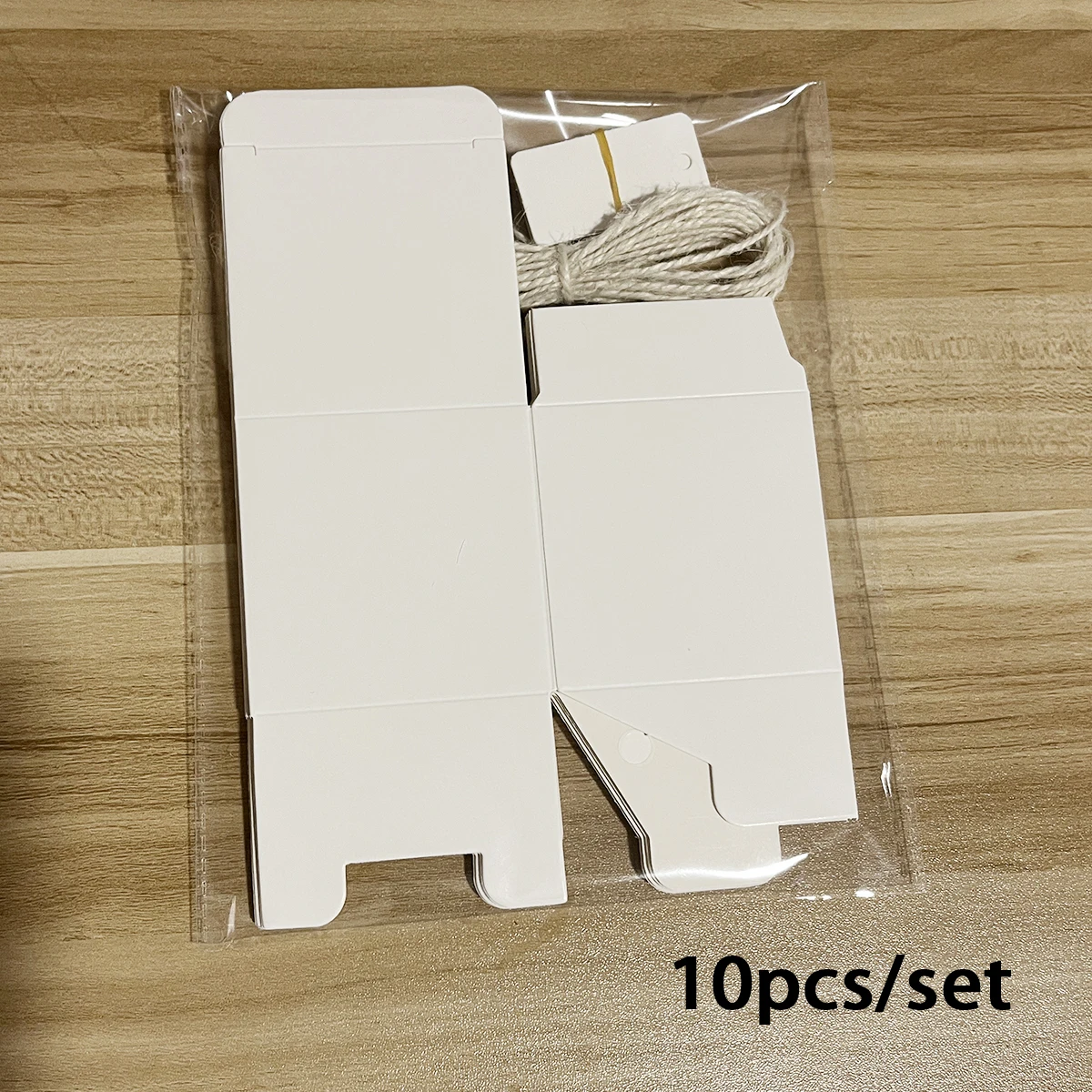 

Квадратные ретро коробки из крафт-бумаги