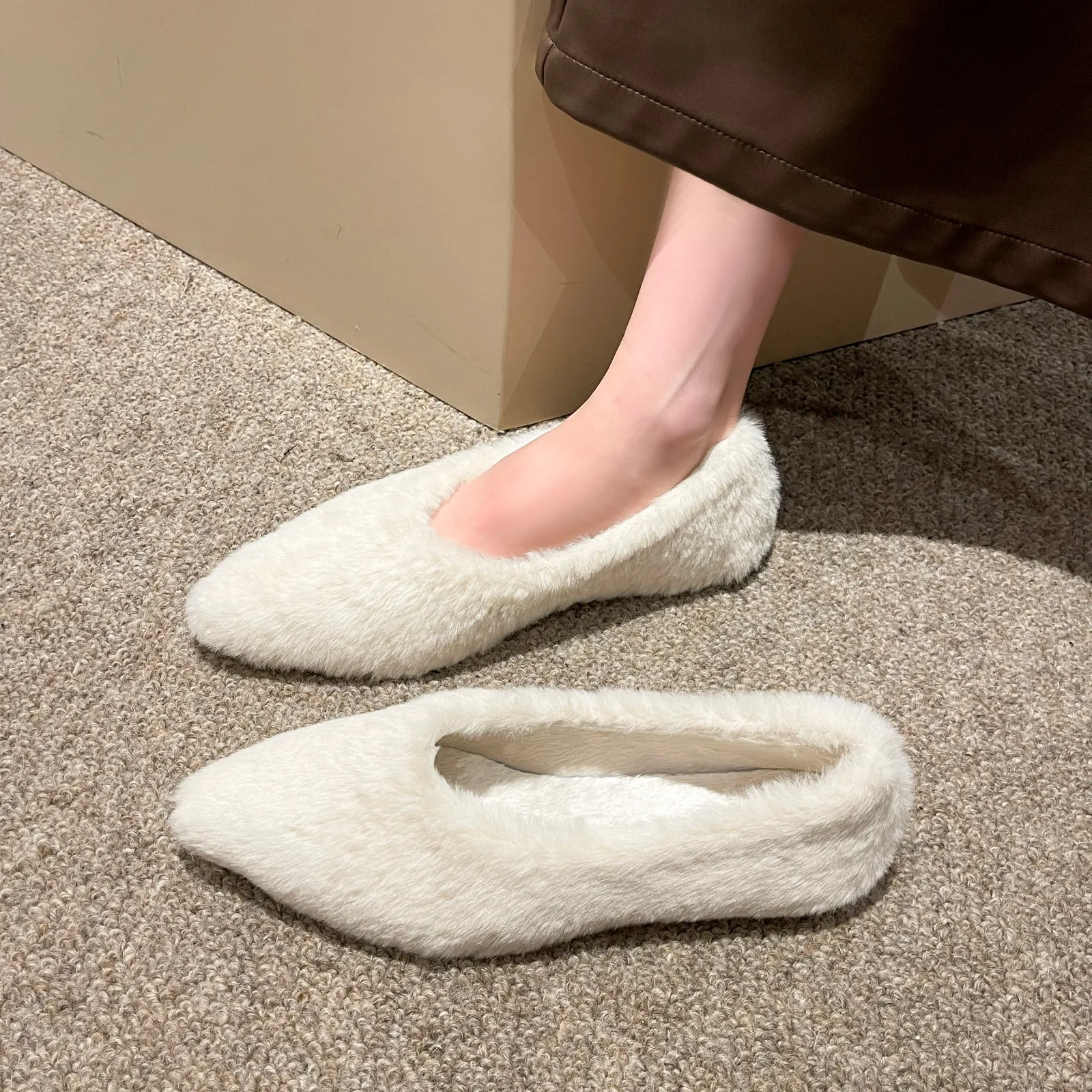 Luxury Lambwool Moccasins Femme Winter Cotton Shoes Women Warm Plush Loafers Comfy Curly Sheep Fur Flats Woman Large Size 35-40