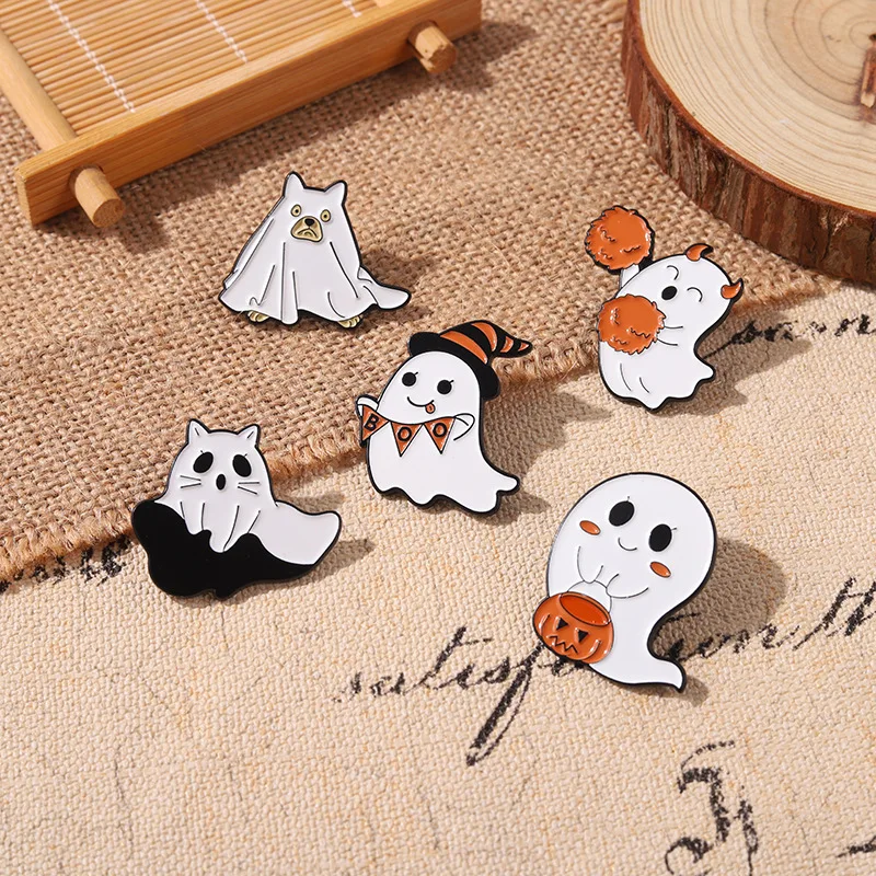 

Cute Ghost Brooch Wholesale Spirit Cartoon Halloween Pumpkin Lantern Shape Metal Badge Animals Badges Hair Brooches Bag Pins