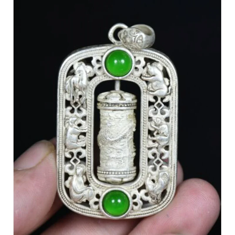 

6 см старомодный Китайский серебряный кулон Miao с красным зеленым драгоценным камнем 12 знаков зодиака