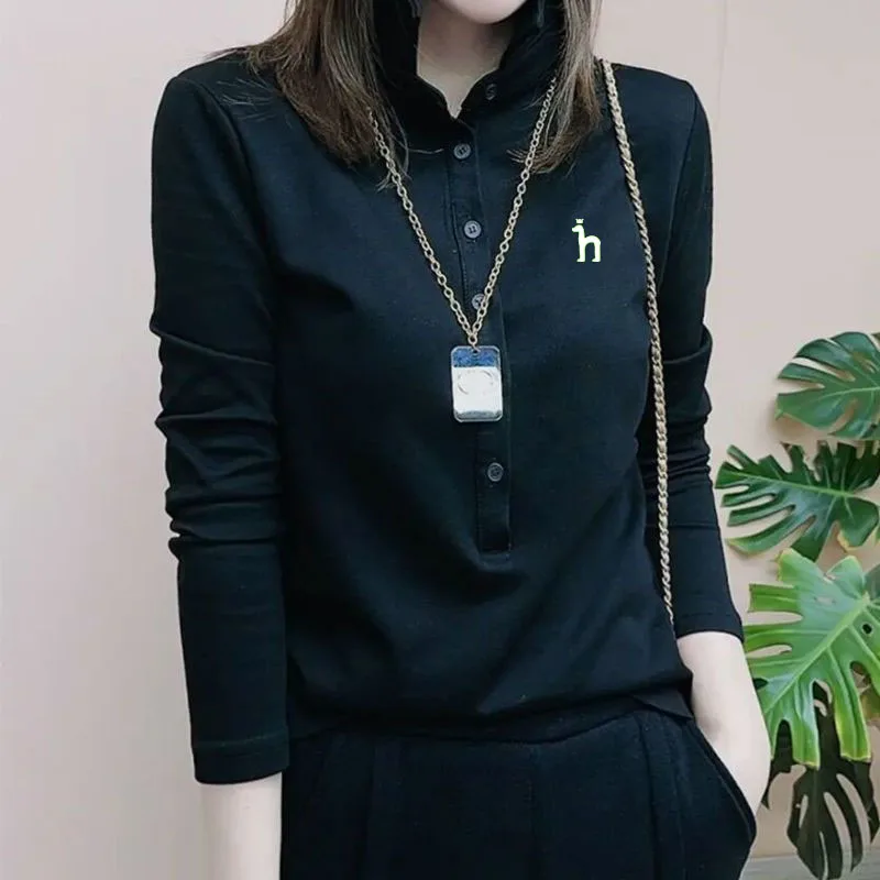 Brand Embroidery Logo White Women Shirts 2023 New Summer Loose Design Sense Small Women T-Shirts Retro Style Tees Top