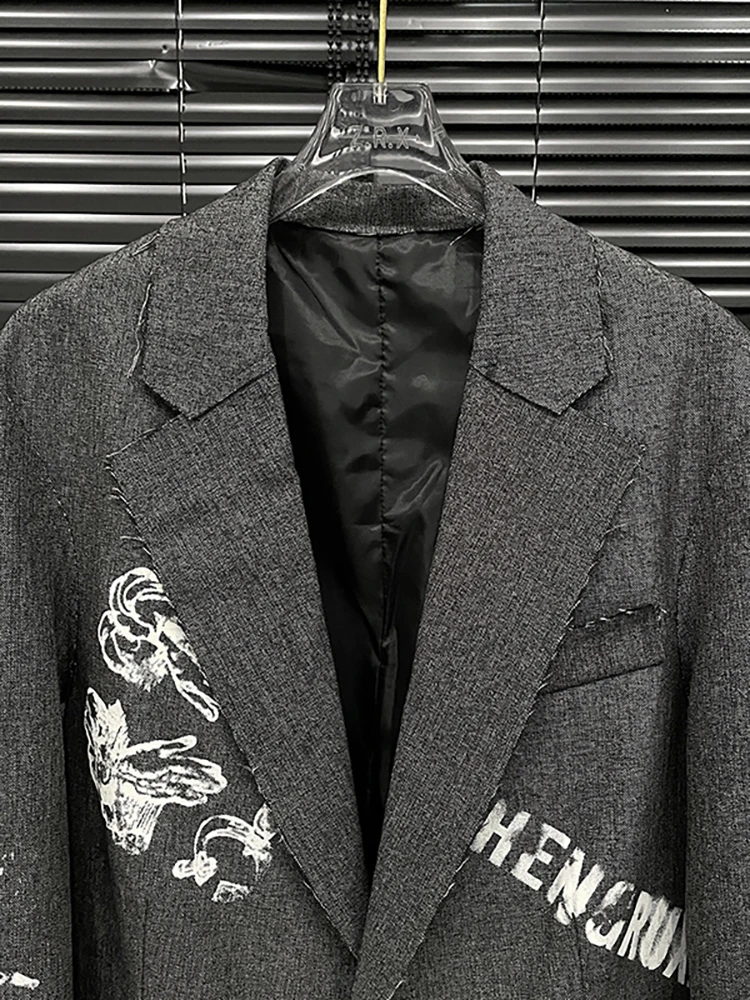 Женский блейзер с надписью DEAT