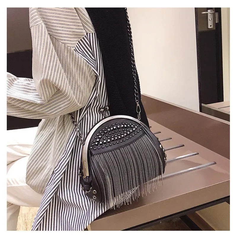

Women's Bag 2023 New Tassel Shoulder Crossbody Luxury Design Shell Bag Fashion Drilling Rivet Clutch Bag Travel Handbag