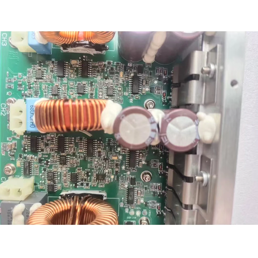 X-PRO3 Выходный модуль цифрового усилителя мощности с низким уровнем искажений